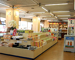 �q������