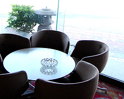 �q�����]